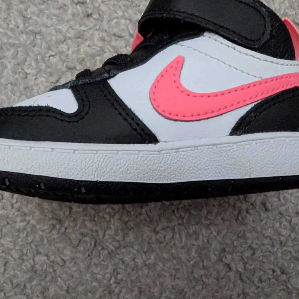 Nike Kids Black and Pink Sneakers - Picture 5 of 12